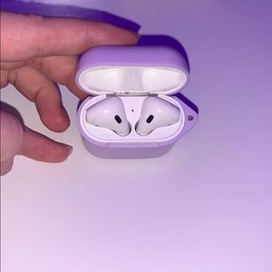 Apple Airpods 2nd Generation with Charging Case